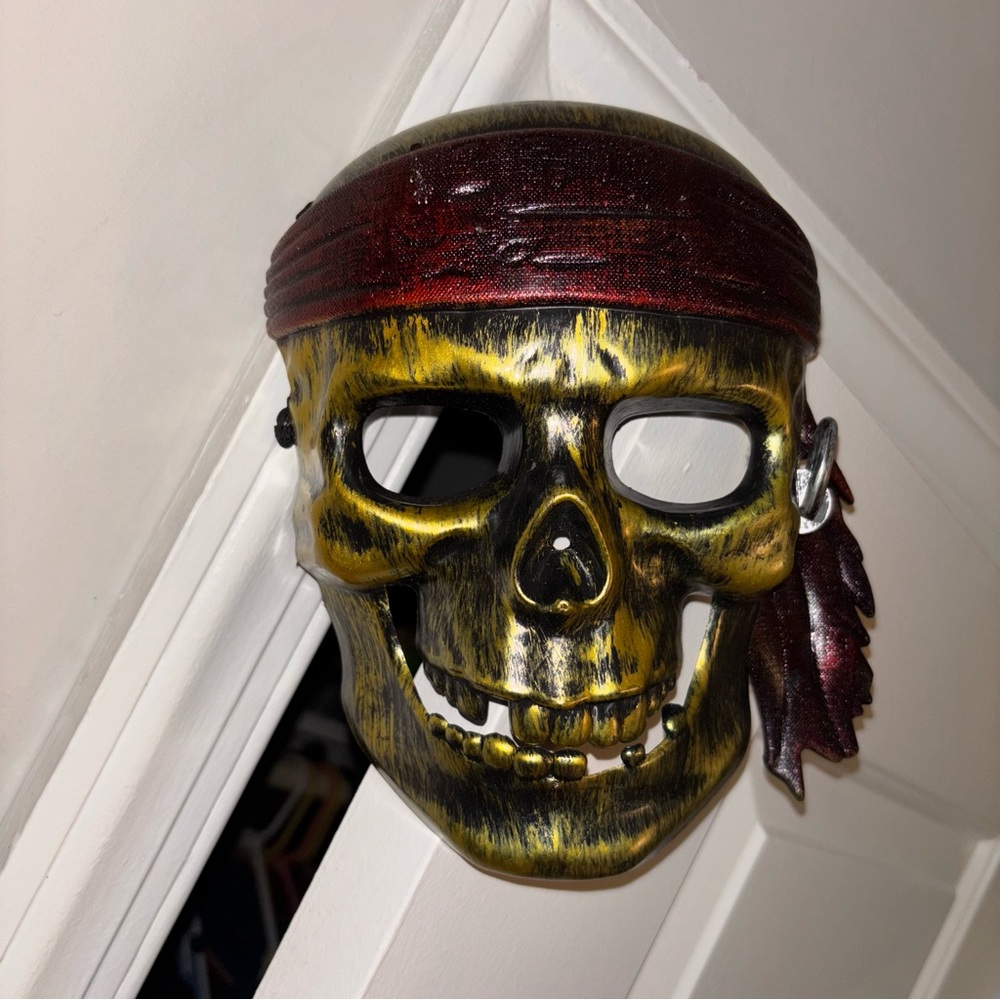Caribbean Pirate Skull Halloween Mask Costume Accessory Red Gold Metallic Head